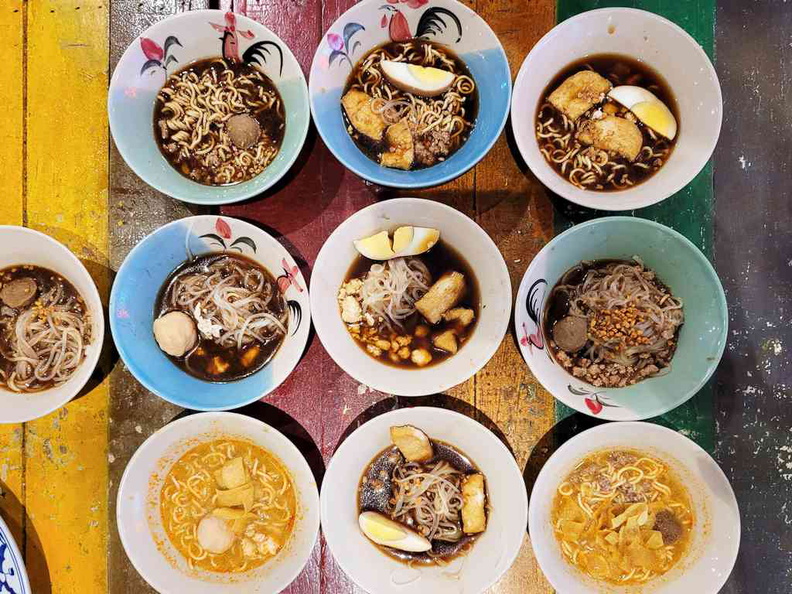 Wall of Boat noodle bowls. Lets do a dine-in and check out the favorite at their Bugis Junction branch
