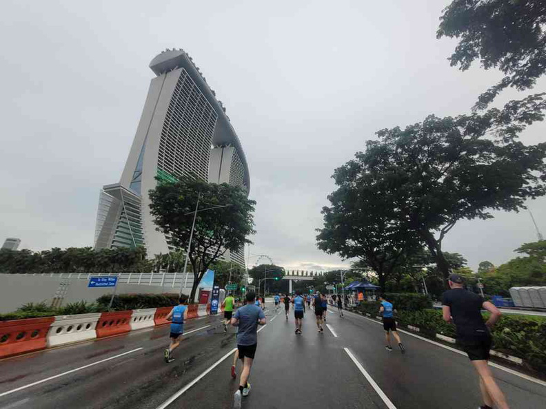 The route in downtown area past iconic landmarks like Marina bay Sands and Gardens by the bay on the right