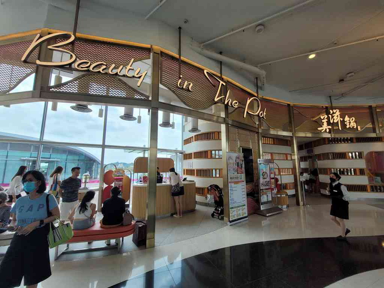 Entrance of Beauty in the pot at vivocity.