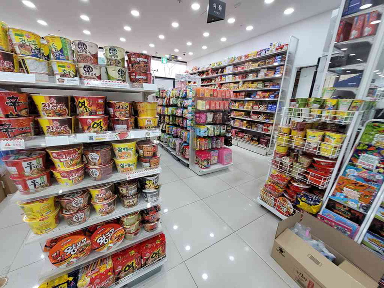 Ramen noodles is a favorite here starting from $1 (1000 won) each.