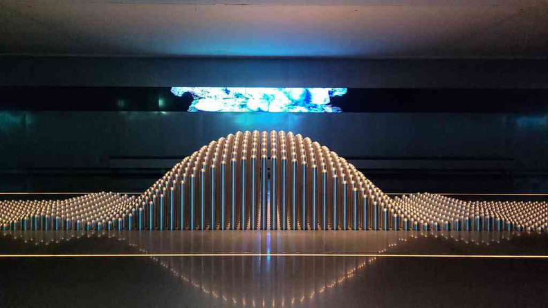 Hyundai Motorstudio moving waves kinetic artwork at the tour closing galleries