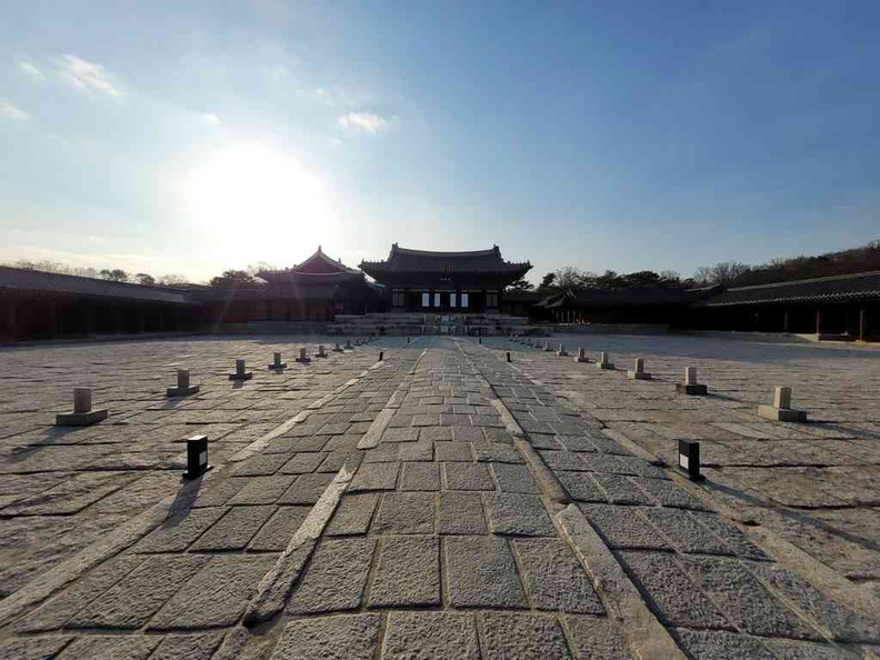 Vast Changgyeonggung courtyard grounds