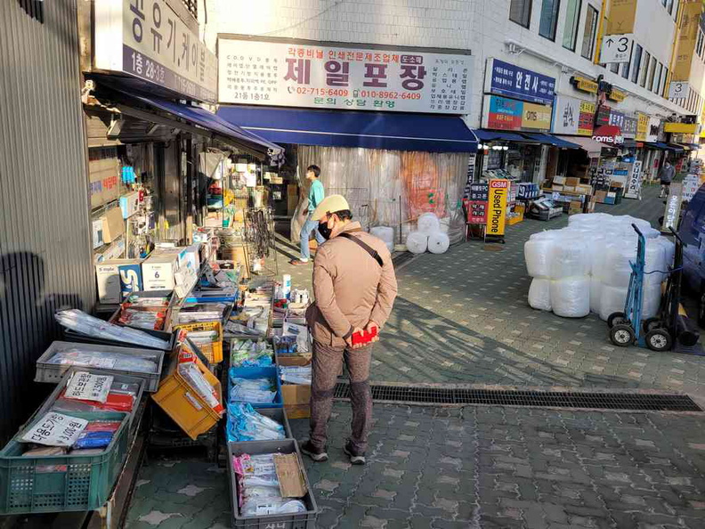 yongshan-seoul-electronics-market-29