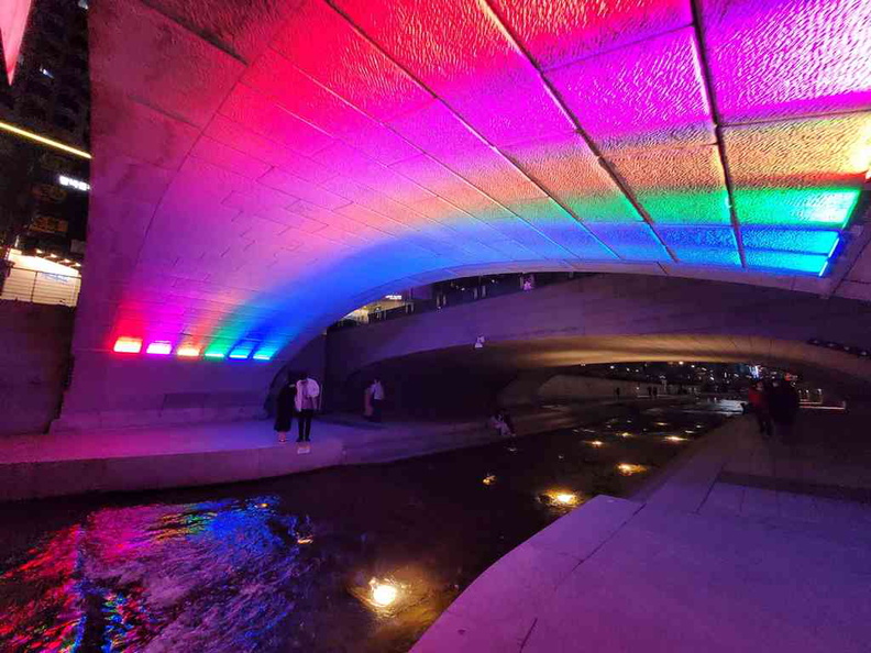 Rainbow bridge along Cheonggyecheon Stream which runs West-east through the city of Seoul