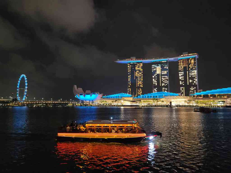 Lets check out the lights and sounds of i-lights 2023 at the marina bay where all the festives are happening around