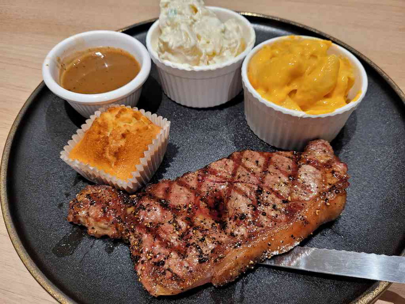 Kenny's Angus Sirloin ($20.90). Not fantastic, nor one of their best offerings, served with 2 sides and a corn bread