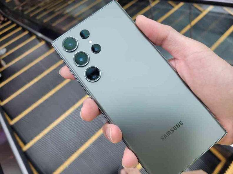 The rear of the phone with the rather sleek looking matte aluminum body. 