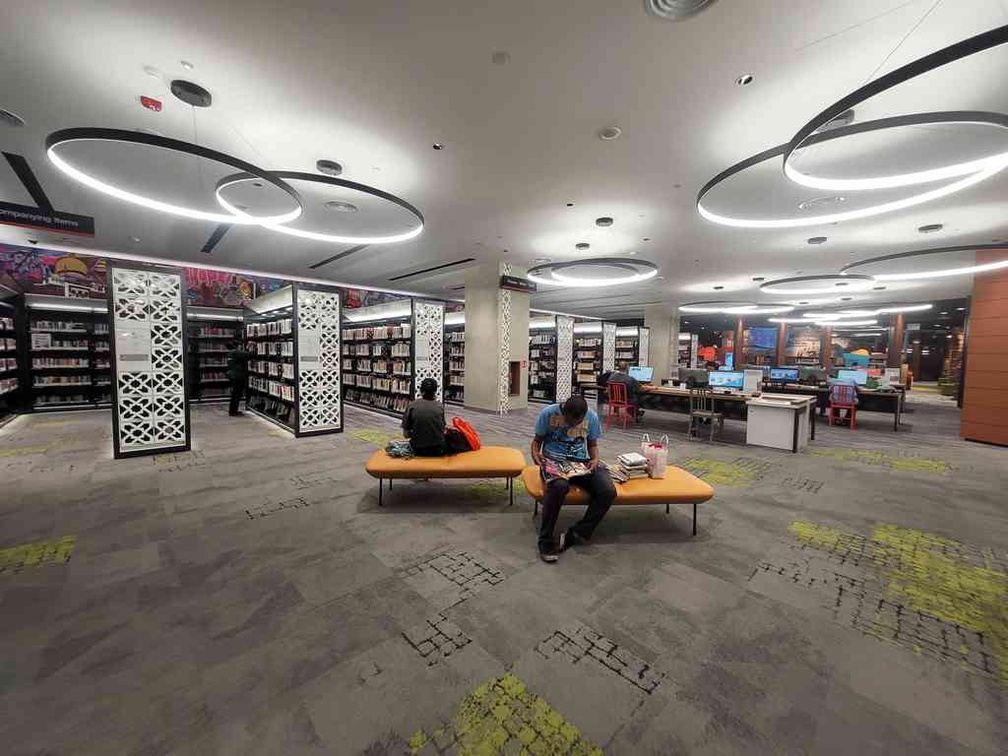 Central reading area
