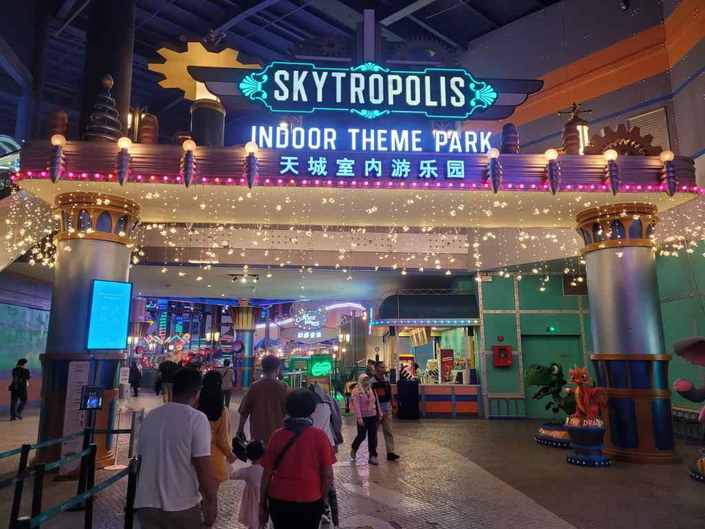 Skytropolis Indoor Park entrance.