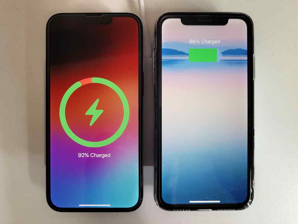 Dual charging 2 iPhones with a max draw of 21.7W.
