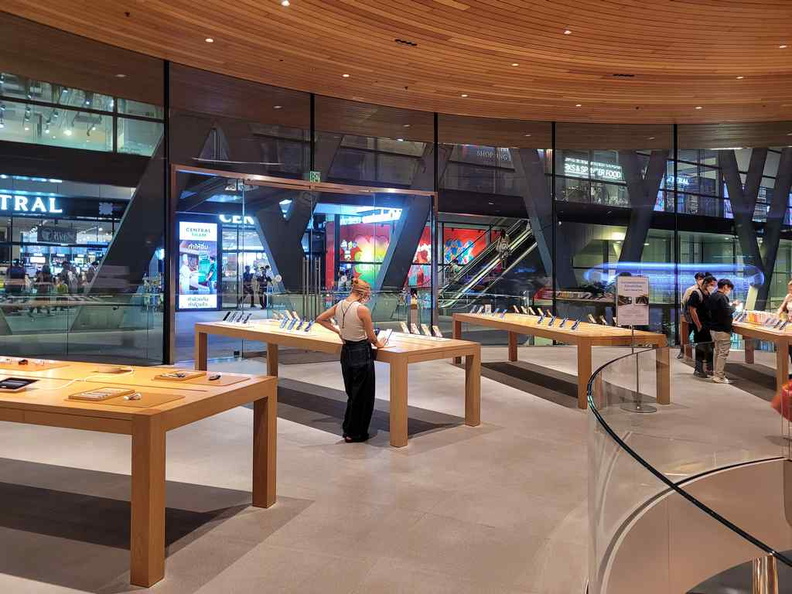 apple-centralworld-store-bangkok-18.jpg