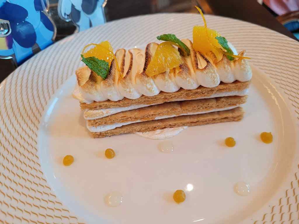 Mille Feuille Italian meringue (60RM)