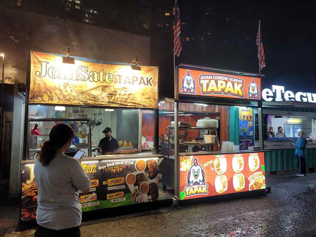 tapak-urban-street-dining-kl-11