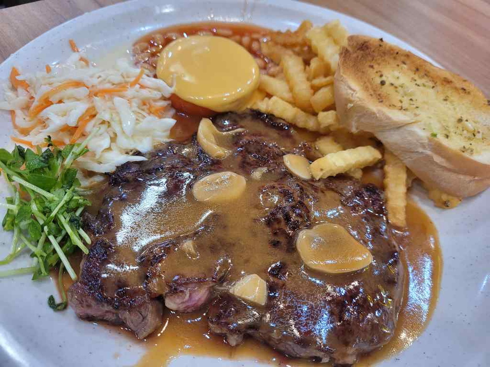 Steaks with mushroom sauce