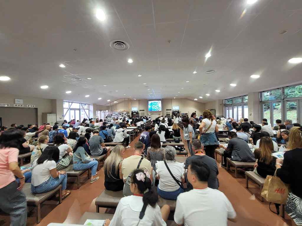 Tour briefings main hall