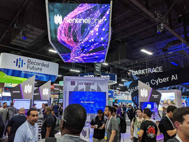 There is alot to see and do here at Blackhat USA. Unless you have formal business to attend, prioritize comfortable clothing and shoes over looks here