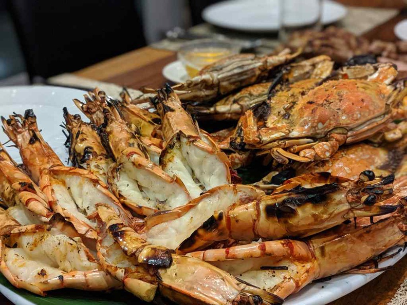 The BBQ seafood selection is extensive, prawns, crabs and clams, ya name it, Just specify the number of persons dining and leave the villa staff to settle everything from cooking to serving