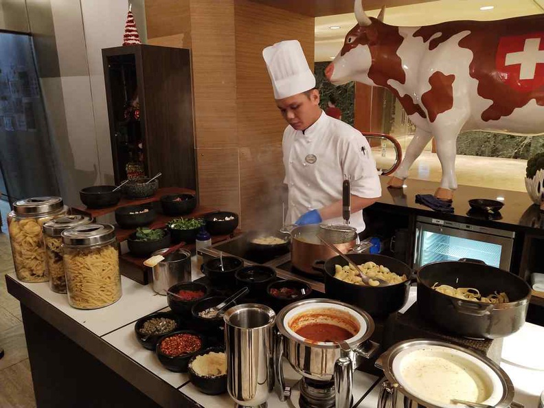 The buffet pasta corner, it is a patron favorite section with long queues. It feels tad like a Marché Mövenpick, but buffet style