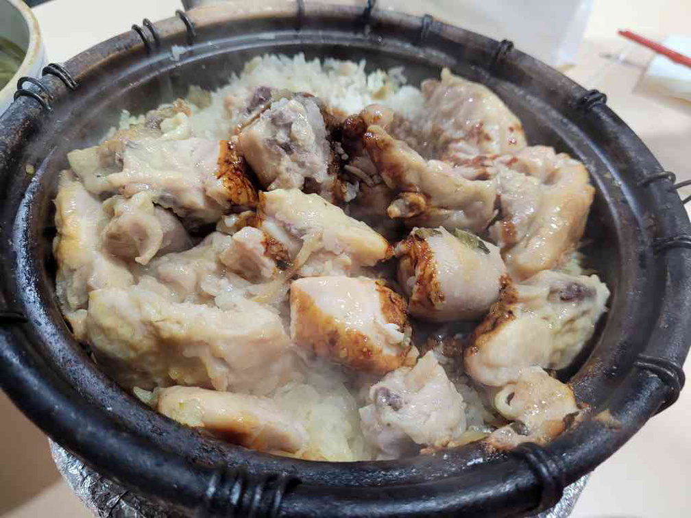 A chicken clay pot rice for 3 pax.