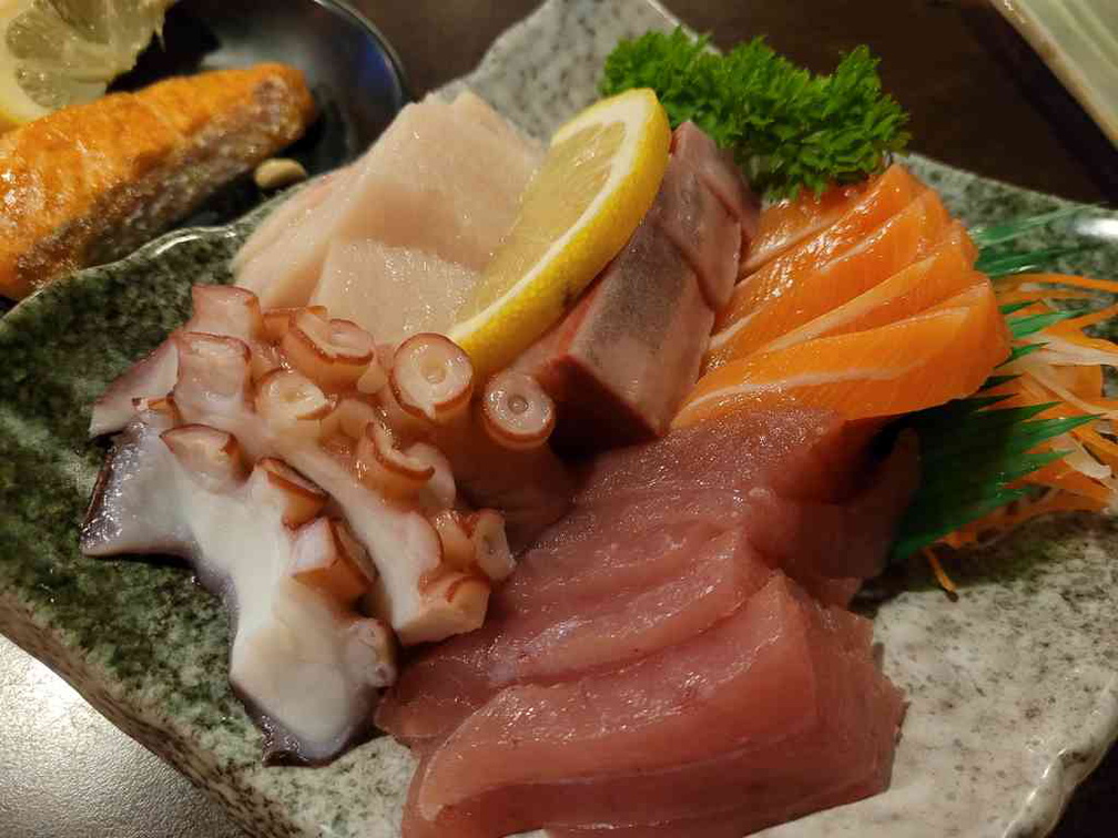 Their seafood portions of pink salmon and tender tako is fresh.