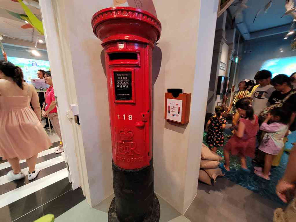 Post boxes paying homage to the Singapore Philatelic Museum.