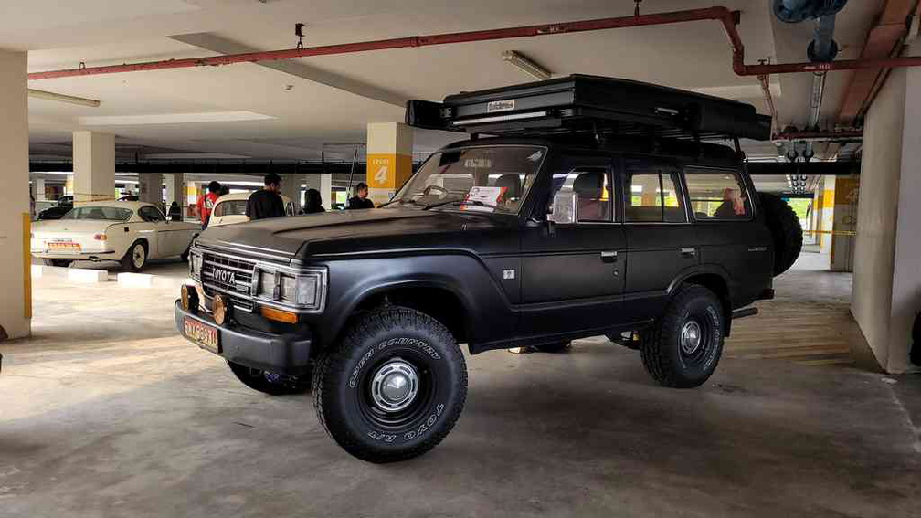 Land cruiser matte black