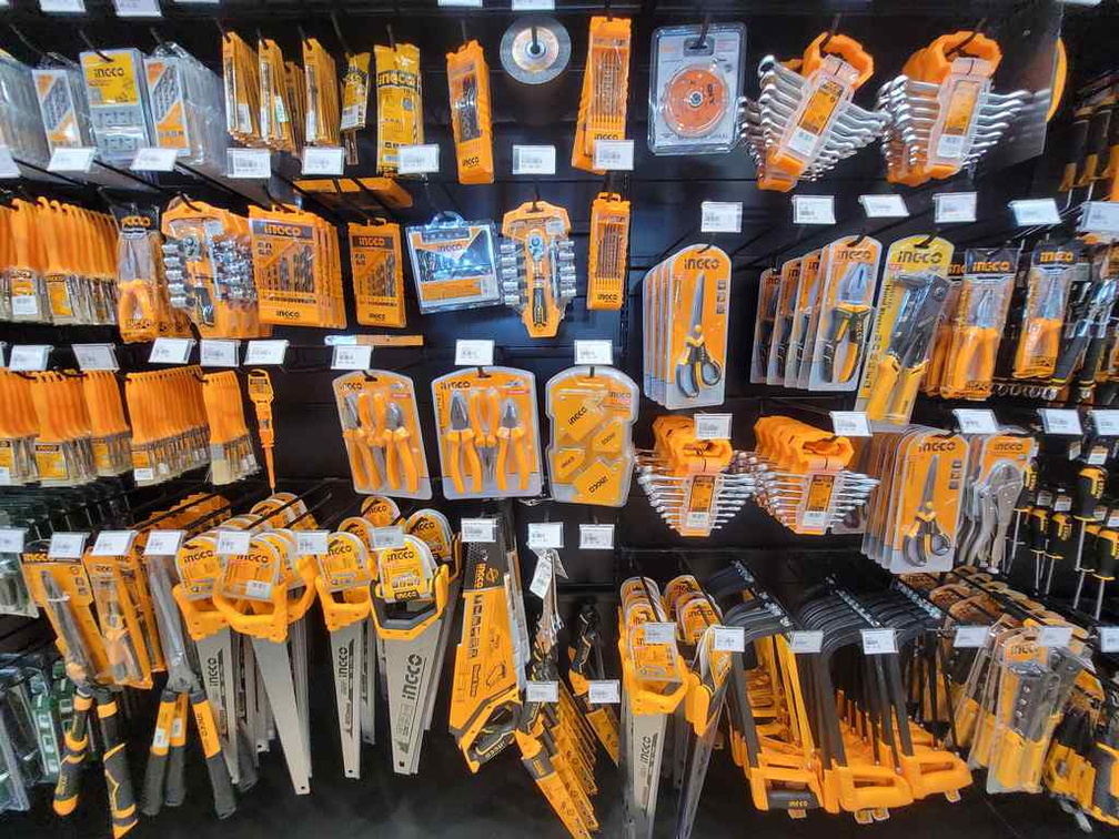 hardware and tools offering