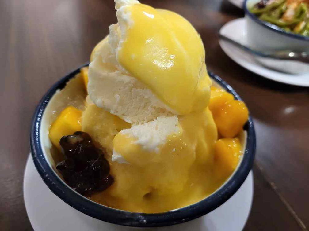 Fresh Mango sago with ice cream ($7).