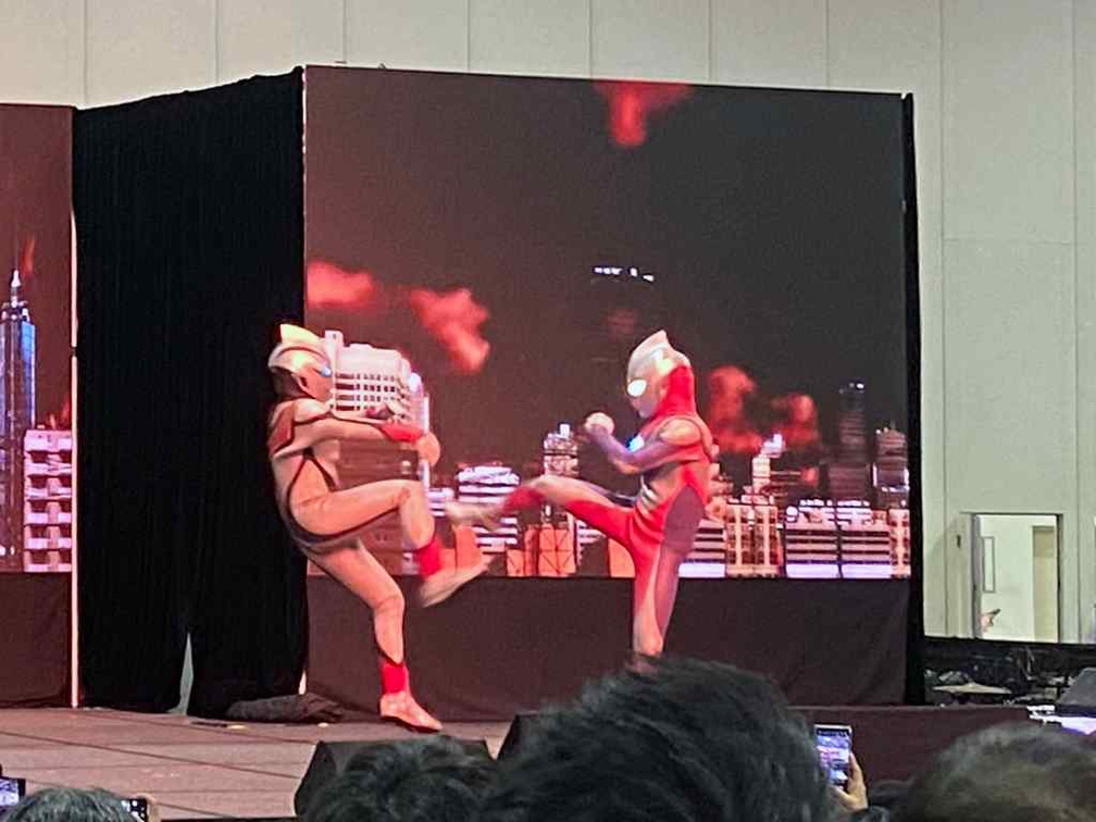 Ultraman fights on stage