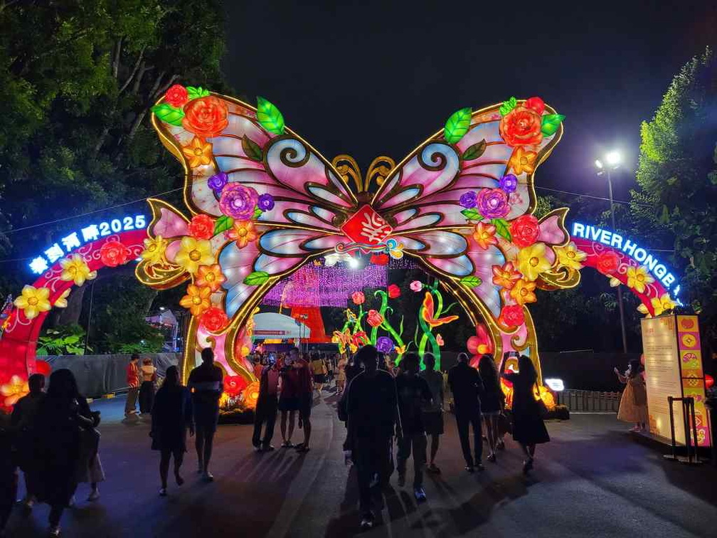 Spring butterflies Meadows Welcome Arch