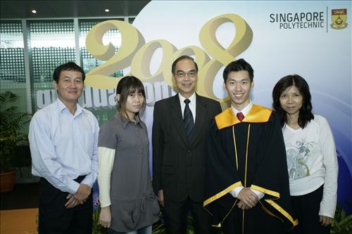 Family Photo with our previous SP Principal Mr Low Wong Fook