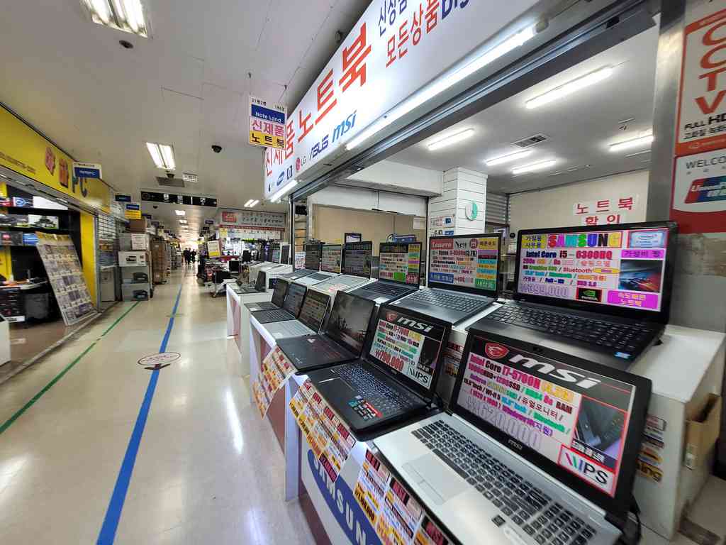 Global Geek Tour: Yongsan computer parts stores in Seonin Plaza – Dangerous  Prototypes