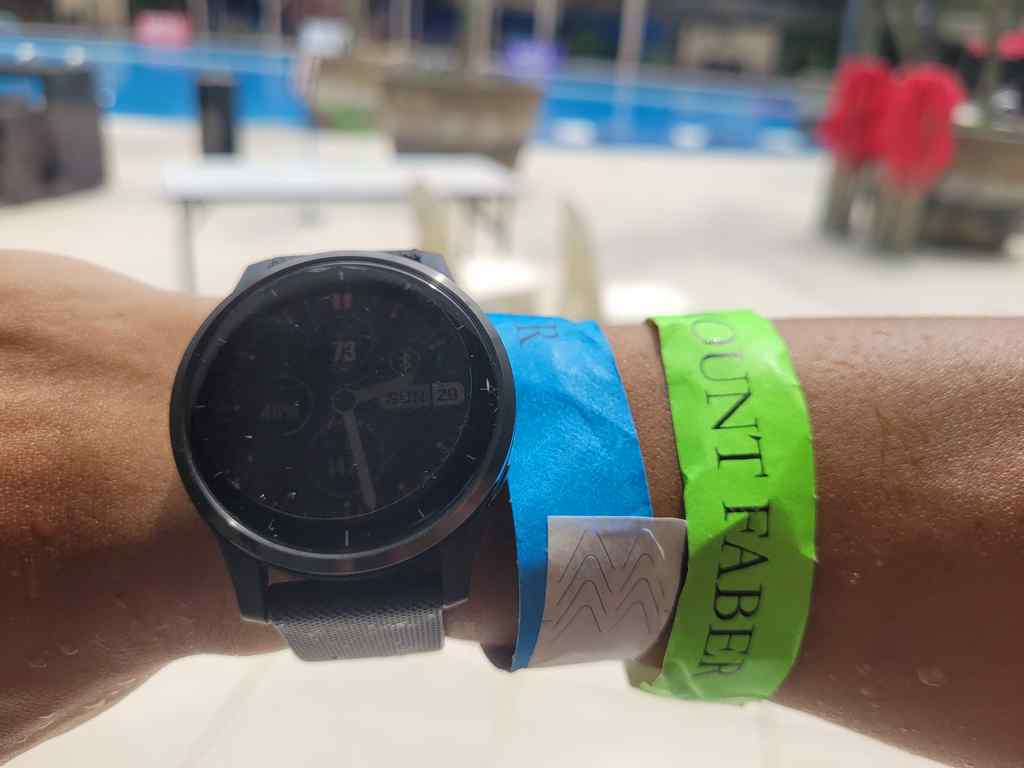 Coloured bands for multiple swim slots